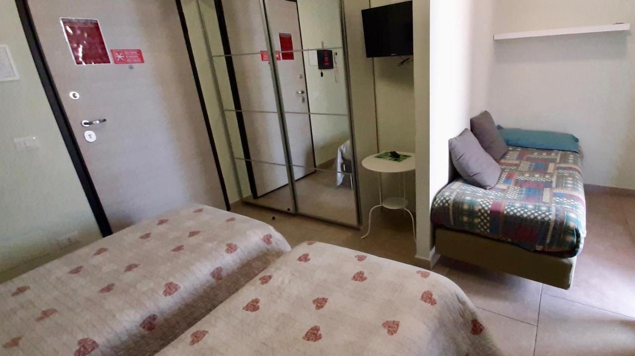 Guest House Roma Express Ladispoli Exterior foto