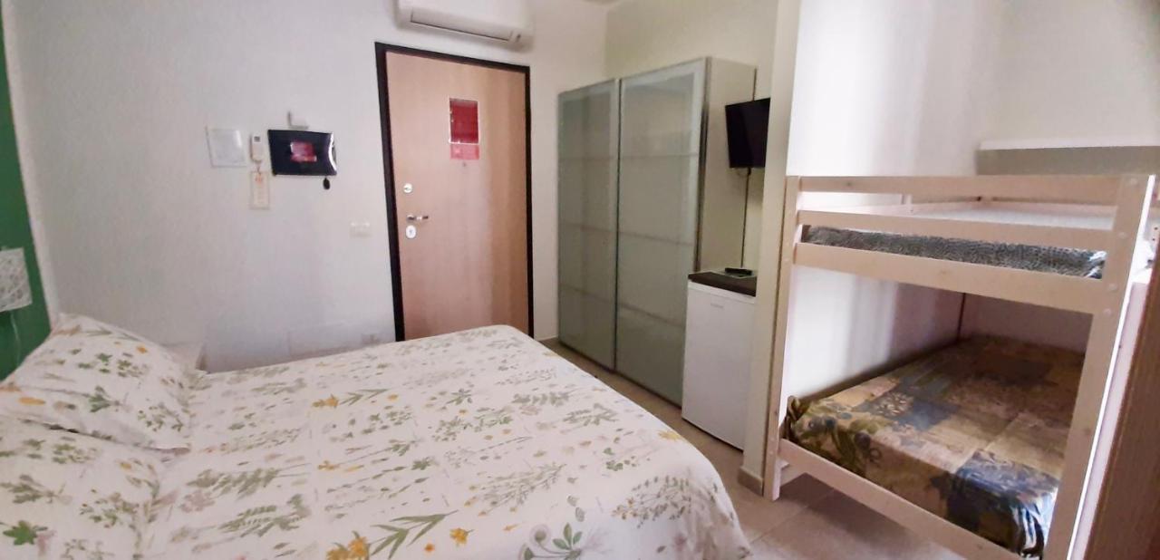 Guest House Roma Express Ladispoli Exterior foto