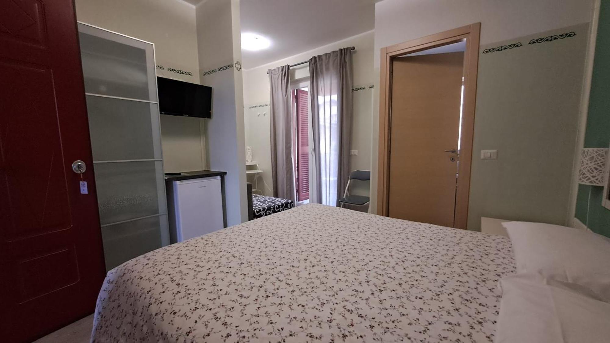 Guest House Roma Express Ladispoli Exterior foto