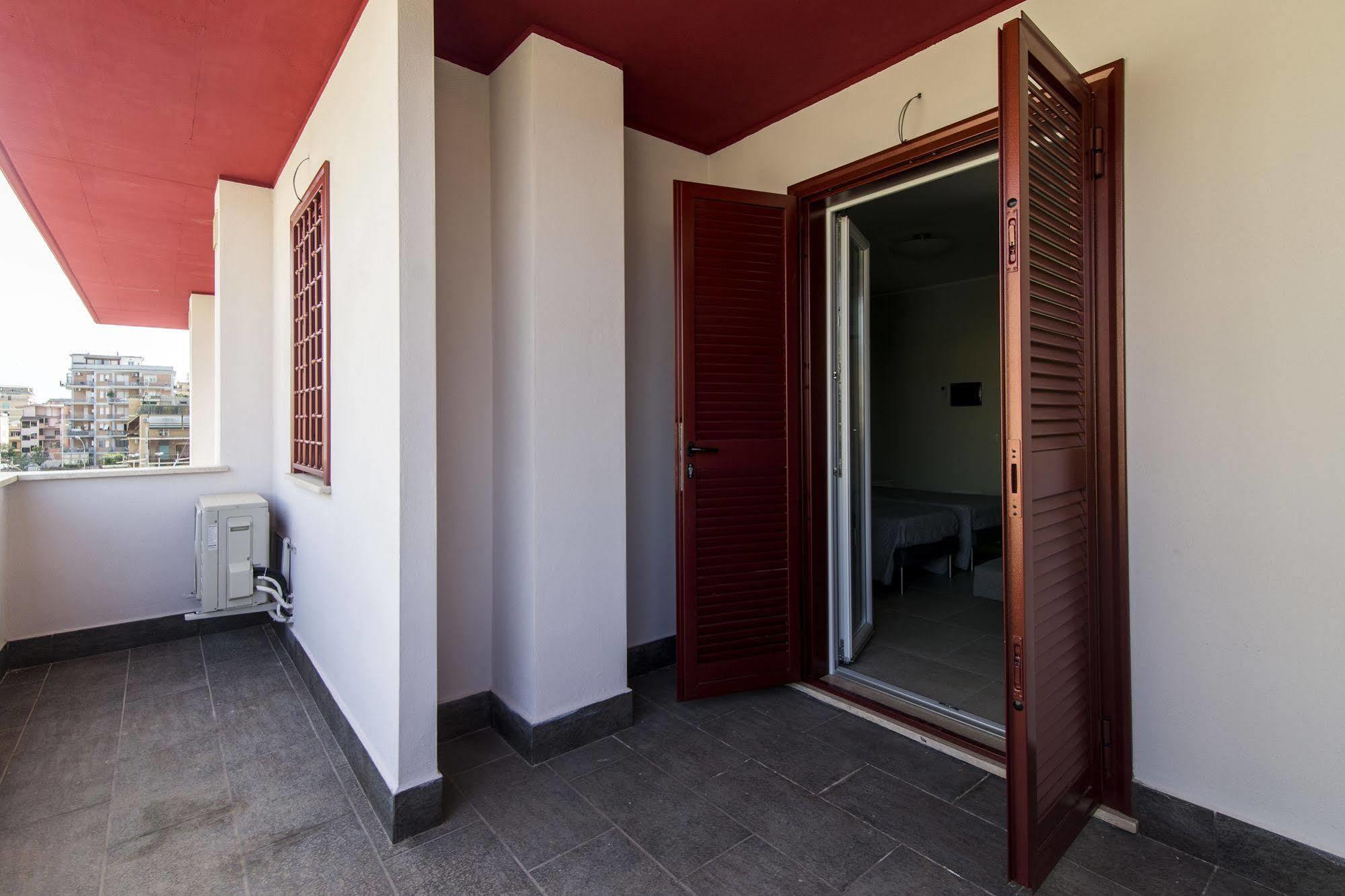 Guest House Roma Express Ladispoli Exterior foto