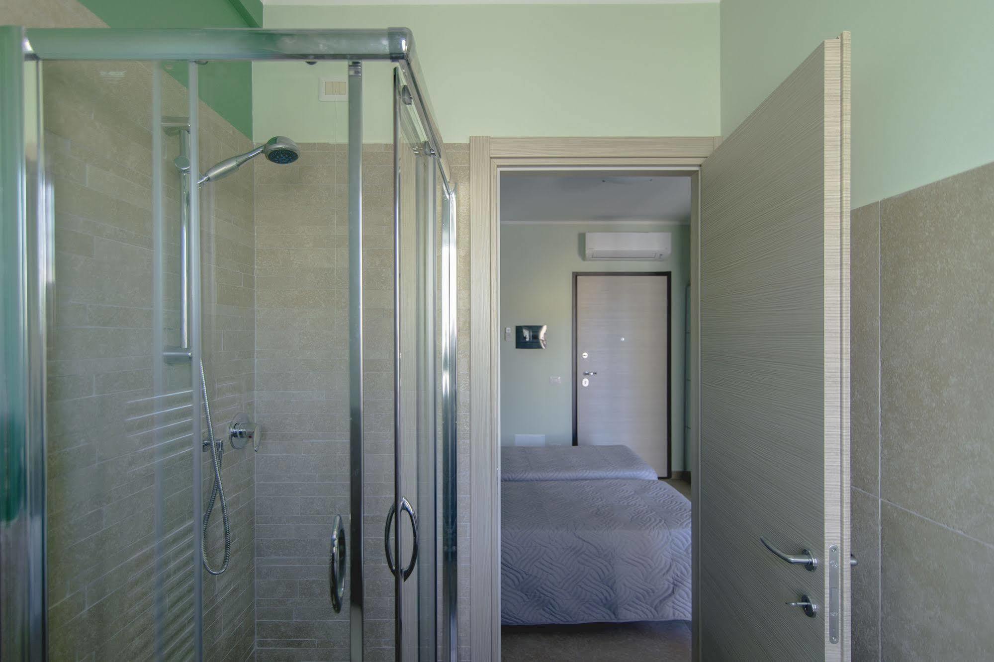 Guest House Roma Express Ladispoli Exterior foto